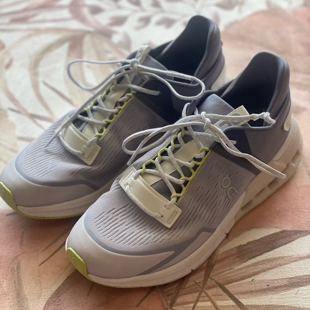 On Women’s Couldnova Flux Shoes